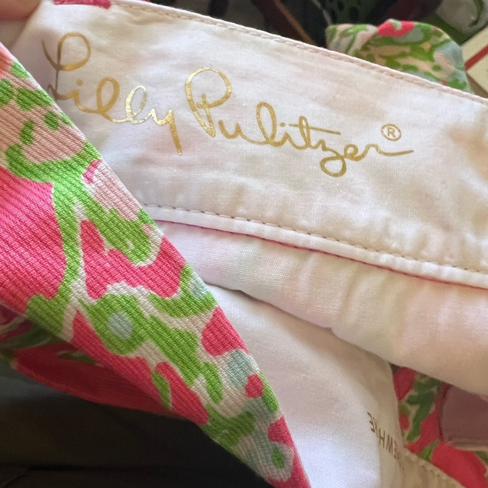 Lilly Pulitzer | Chipper 10” short Holy Grail Southern Charm design golf short - Picture 4 of 6